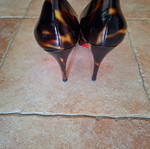 Christian Louboutin peep toe γόβες σαν καινούργιες, με αποχρώσεις ταρταρούγα