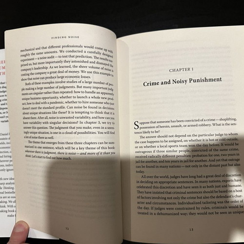 Noise: A Flaw in Human Judgment by Daniel Kahneman new, Greek language