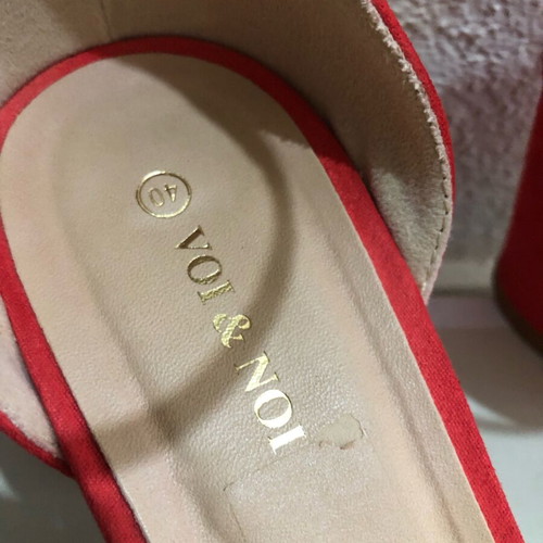 Voi Noi red velvet high heels used, size 40