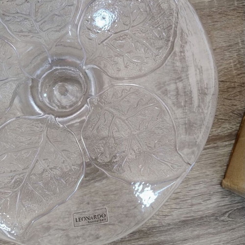 Leonardo Cake Stand like new with embossed details