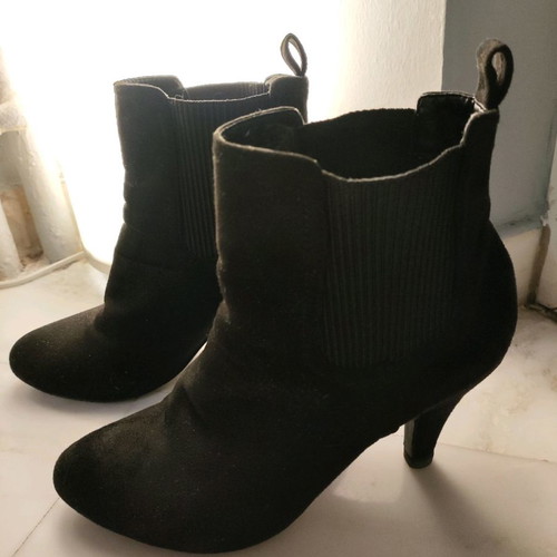 Booties used size 38 black suede with 8 cm heel