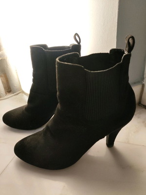 Booties used size 38 black suede with 8 cm heel