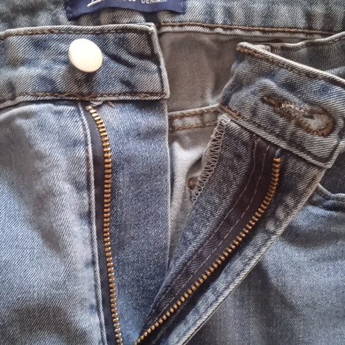 Blue jeans Lortta Denim women's almost like new, zipper, ripped flare