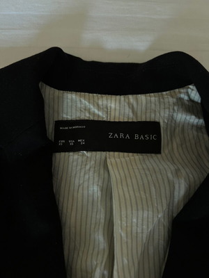 Zara blazer, fitted jacket, missing middle button