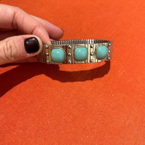 Vintage elastic bracelet with blue stones like new
