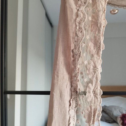 Beige cotton scarf with lace