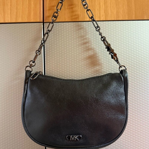 Michael Kors Kendall shoulder bag like new, black leather