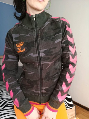 Γυναικείο sweatshirt Hummel καμουφλάζ σαν καινούργιο