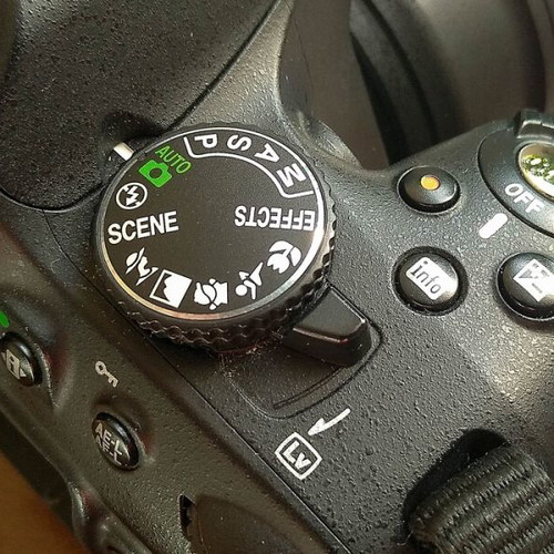 Nikon D5100 kit with 2 lenses like new