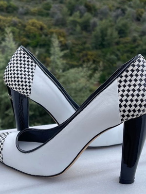 GF Ferre elegant white pumps like new, size 39