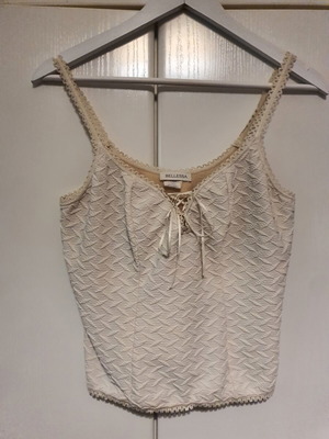 Top cream with patterns, like new, size XL