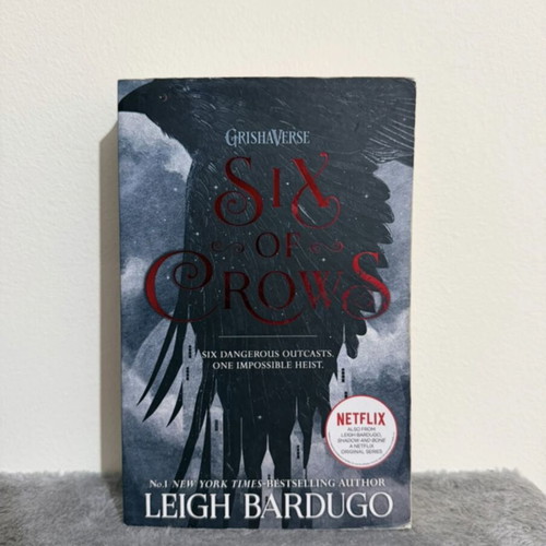 Six of Crows book by Leigh Bardugo
