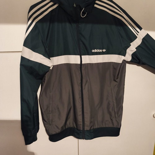 Adidas Originals Trefoil Hooded Windbreaker Jacket like new, reversible