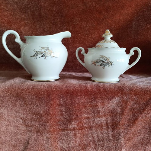 Hutschenreuther tea set for 6 people, German porcelain, like new, ivoire with gold motifs