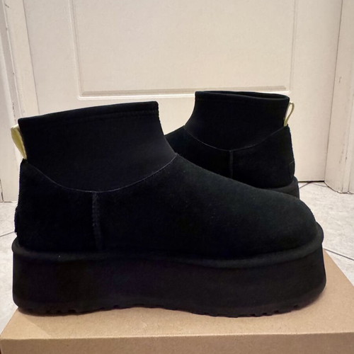 Ugg Classic Mini Platform Puffer Boots like new, black, EU 41