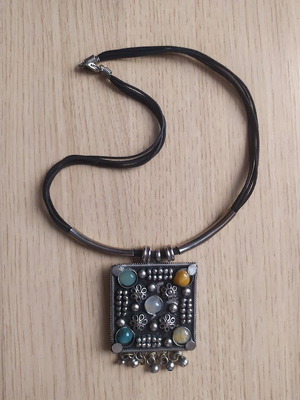 Women's pendant necklace metal with stones, like new, multicolor