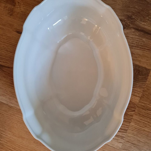 Villeroy & Boch Soup Tureen like new, off-white porcelain, oval