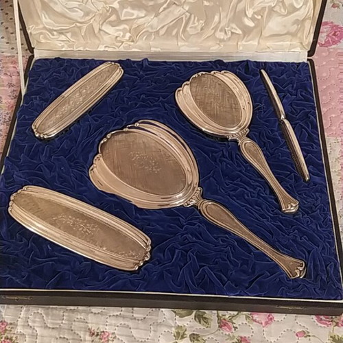 Vintage silver 800 vanity set like new in luxury velvet case
