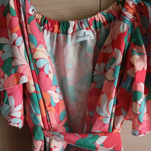 Hemithea dress M/L like new, colorful, long with belt and off-shoulder sleeves