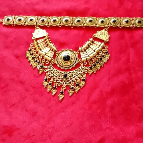 Boho vintage necklace A.L.E. new, gold with black stones