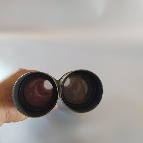 Binoculars used, World War I era, good condition
