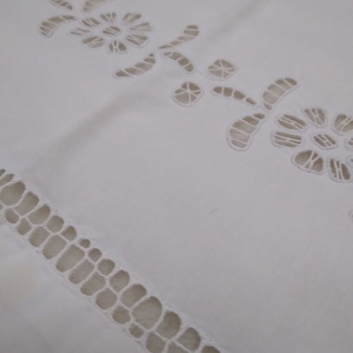 Cutwork table linen handmade like new, 39x54 cm