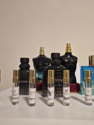 Δείγματα αρωμάτων Eau de Parfum σαν καινούργια, γνήσια
