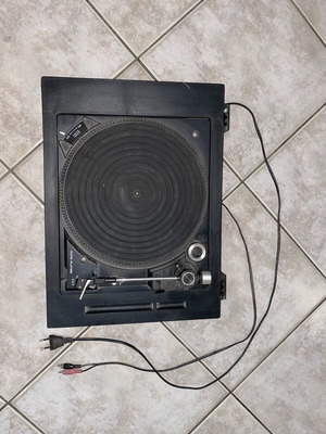 Vintage 80s vinyl player used, collectible, needs repair