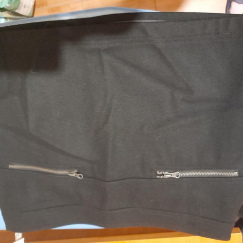 Benetton skirt black size XL like new