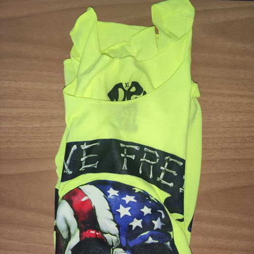De Bezz unisex sleeveless shirt XL,L bright yellow with "Live free or Die" print new
