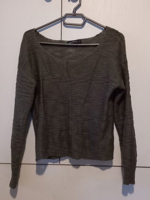 Green knit sweater like new