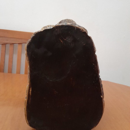 King Kong decorative gorilla sculpture like new, resin faux wood effect