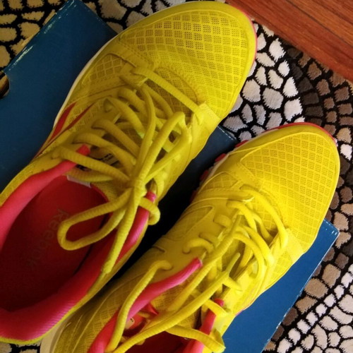 Reebok unisex athletic shoes like new