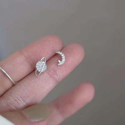women's earrings made of stainless steel and zirconia