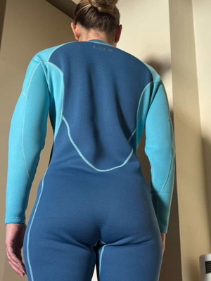 Γυναικεία ολόσωμη στολή neoprene LZLK σαν καινούργια με φερμουάρ μπροστά