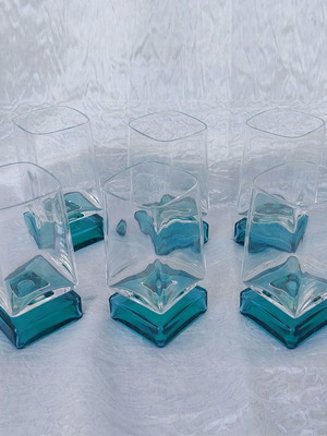 Set of 6 Bormioli Monet crystal wine glasses like new with emerald base