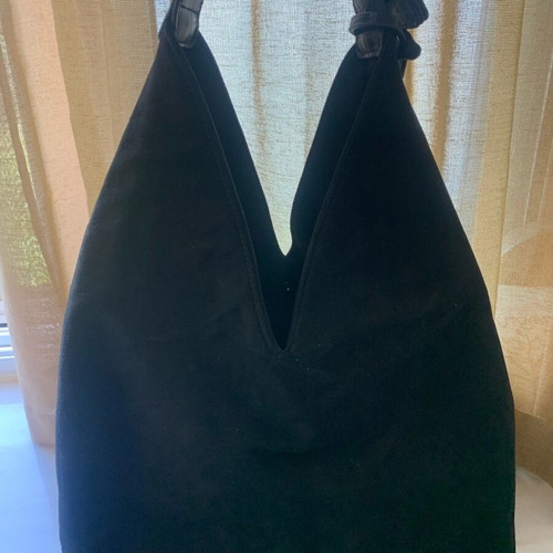 Black shoulder bag like new with crocodile faux leather and suede