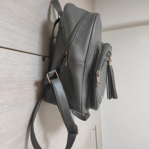 Alexi Andriotti backpack used, roomy with 3 compartments, gray