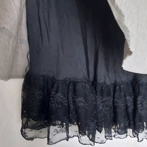 S'nob vintage outlet skirt with lace used