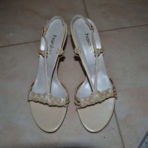 Haralas cream sandals like new, summer sugar color