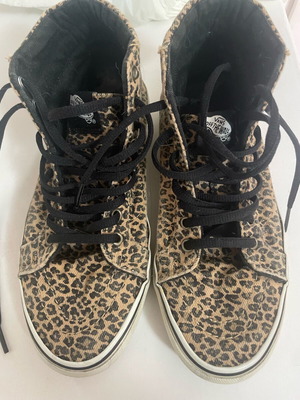 Vans women's leopard boots used, size 37