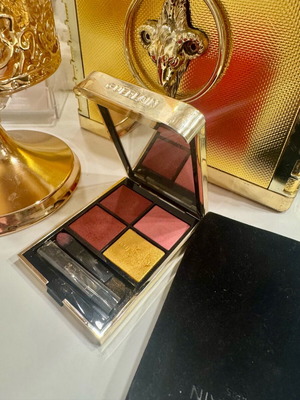 Ombres G Red Orchid Eyeshadow GUERLAIN.