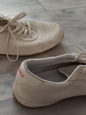 Men Badminton Shoes BS 100 white used, size 45, athletic