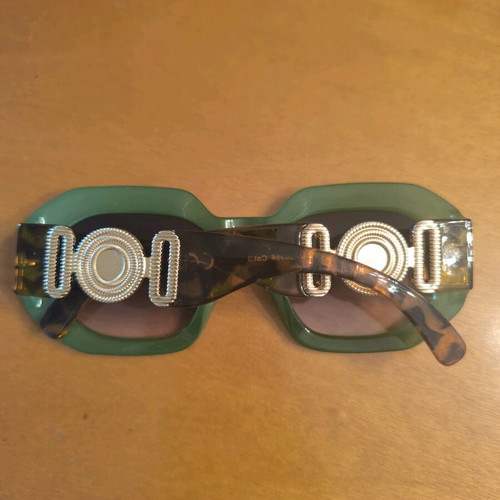 Sunglasses large impressive, green, like new, unworn