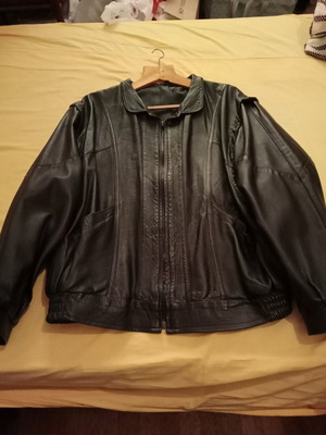 Leather jacket like new, size medium, length 70 cm