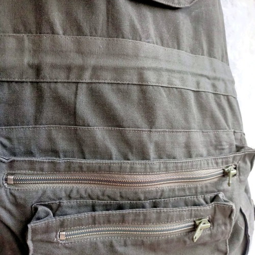 Multi-pocket vest like new, size L, olive green
