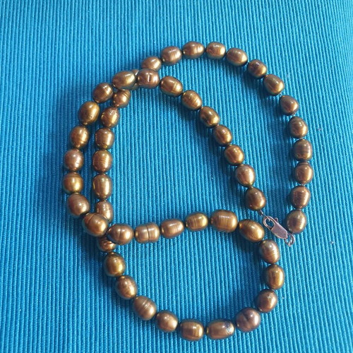 Necklace with natural pearls like new, khaki color, silver clasp