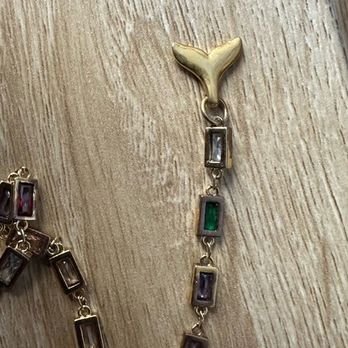 Beluga Necklace with Colored Stones like new, multicolored