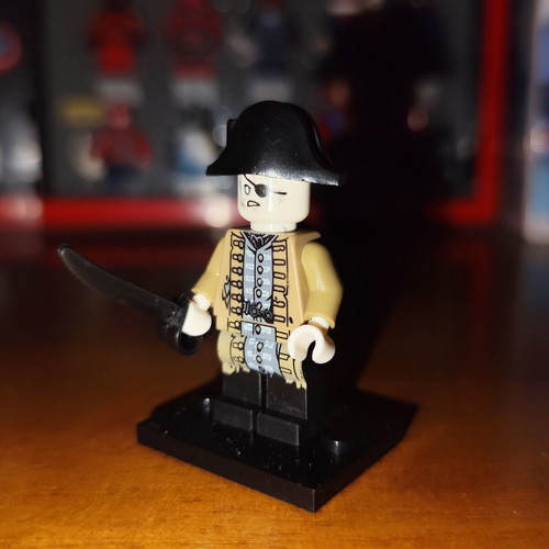 Lieutenant Lesaro figure like new with base and sword