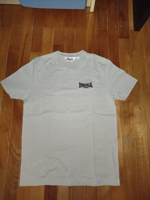 Lonsdale beige t-shirt, size small
